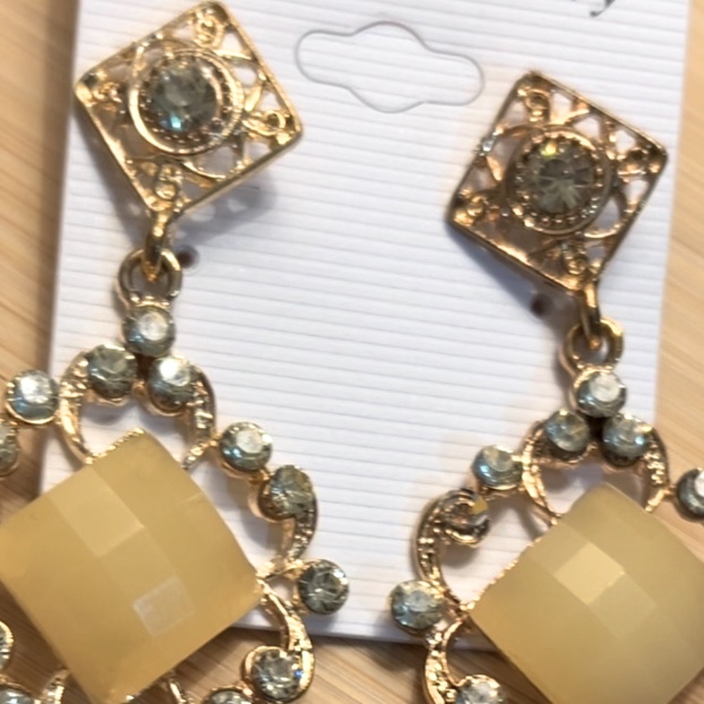 Elegant Gold and Yellow Earrings - Picture 7 of 9